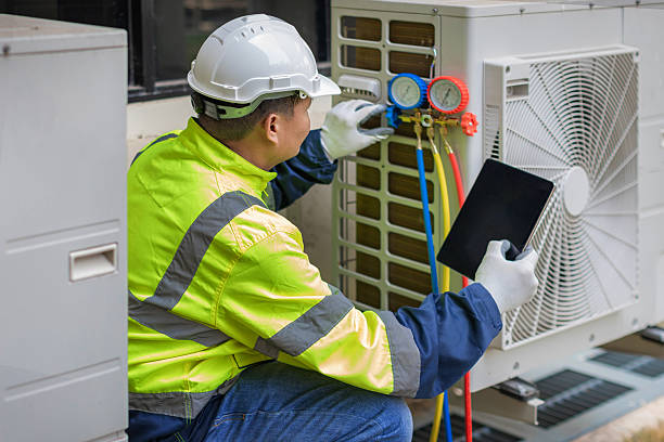 Professional Hvac technician working in Gustine, TX